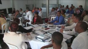 Miembros de la ADP califican de caótica evaluación de Educación
