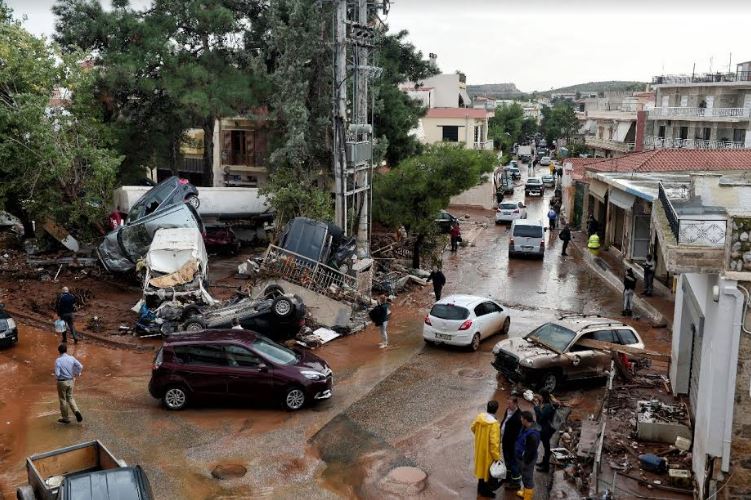 Ascienden a 21 los muertos por las inundaciones en Grecia