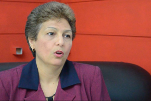 La analista Rosario Espinal aseguró que el Partido de la Liberación Dominicana (PLD) vive una situación muy difícil debido a que uno de los dos grupos se va a imponer y eso podría decretar la salida de uno de los dos bandos por no aceptar al otro.