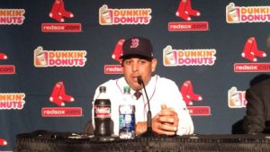 Medias Rojas presentan Alex Cora como su nuevo piloto