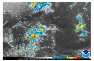 Se esperan más por vaguada este viernes; siguen avisos y alertas