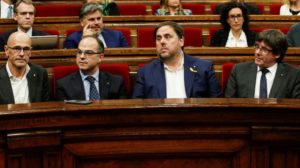 España: Prisión incondicional para exvicepresidente catalán y 7 miembros del 'Govern'