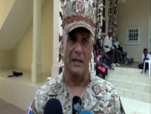 Militares decomisan miles de sacos de ajo en frontera Dajabón