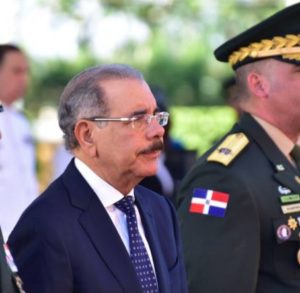 Dirigentes de oposición y PLD favorecen relanzamiento de Gobierno Danilo Medina 