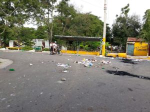 Paralizan labores  en Las Palomas de Santiago en demanda de reivindicaciones

