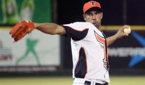 Raúl Valdés lanza partido completo para guiar Toros sobre Águilas