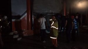 Incendio en local de repuestos dejó pérdidas millonarias en SFM