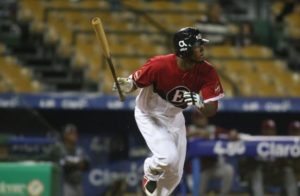 Leones del Escogido derrotan 1-0 a los Toros del Este 