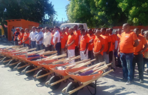 .- El Ministerio de Obras Públicas y Comunicaciones (MOPC), dispuso el miércoles de numerosas brigadas para trabajar en una amplia jornada de limpieza, ornato y embellecimiento para los 11 municipios de esta provincia.
