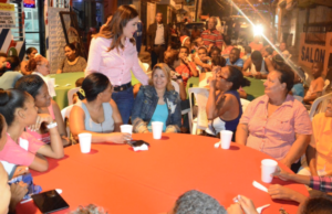 PAL lleva cena navideña a varios sectores Santo Domingo