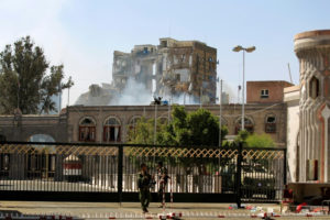 Irán desmiente suministre armas a los rebeldes de Yemen