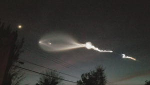 Habitantes de Los Ángeles entran en pánico por un objeto misterioso en el cielo