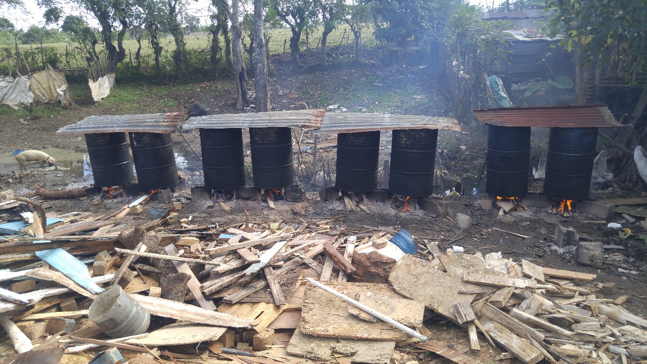Laboratorios desmantelados, dedicados a la fabricación de la bebida denominada "Clerén", estaban ubicados a la orilla de la Cañada del Ingeniero del barrio Matadero, en San Luis