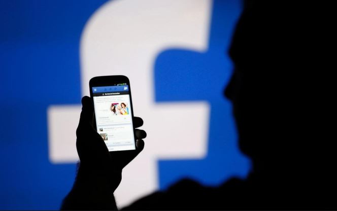 Facebook responde al exejecutivo que afirmó que la compañía "programa" a la gente