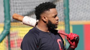 Carlos Santana firma por tres años y 60 millones con Filis