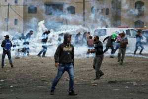 Al menos dos muertos y varios heridos por protestas en Gaza
