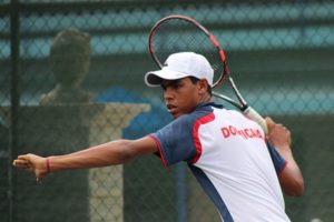 Santo Domingo, RD.- Inició este lunes el Futuro F2 en el Parque del Este, el segundo de tres eventos internacionales que reúne a tenistas profesionales de todas partes del mundo