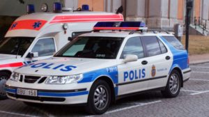 Violan en grupo a una chica de 17 años en parque de juegos en Suecia
