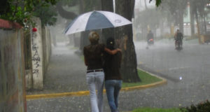 ONAMET prevé incremento de lluvias por presencia de vaguada sobre el país