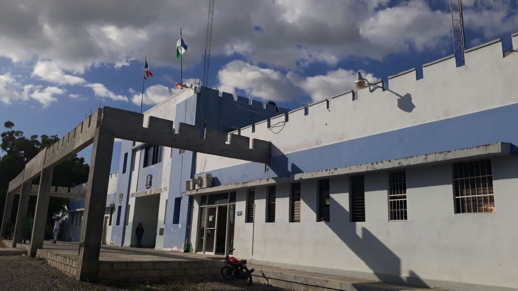 Un muerto y dos heridos a tiros en cárcel de Baní
