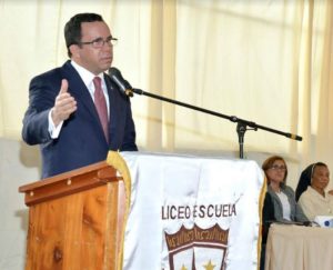 Andrés Navarro llama a acudir masivamente a clases el lunes ocho de enero