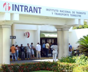 Fachada del Instituto Nacional de Transito y Transporte Terrestre(INTRANT)7foto José de León