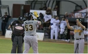 Águilas eliminan a los Gigantes y se mantienen con vida