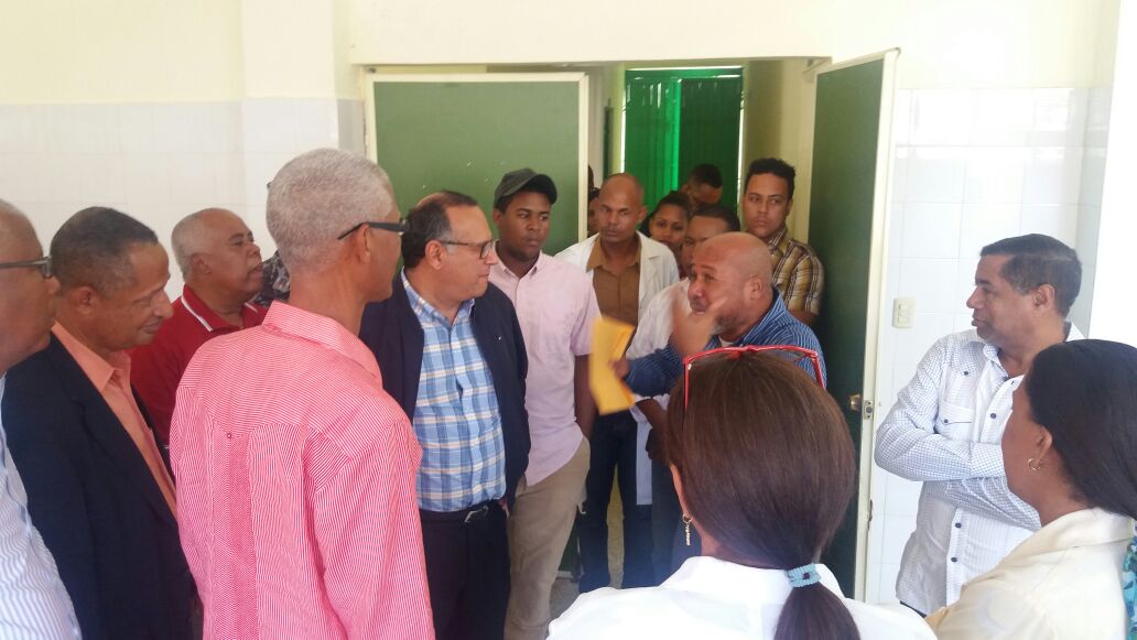 Director SNS se reúne con comisión para tratar construcción hospital de Neiba