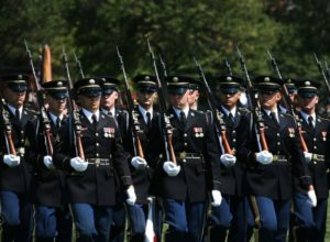 Al menos 11 enfermos tras abrir sobre en base militar de EEUU