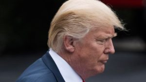 Trump visitó hospital de Florida que atiende a heridos de tiroteo en escuela