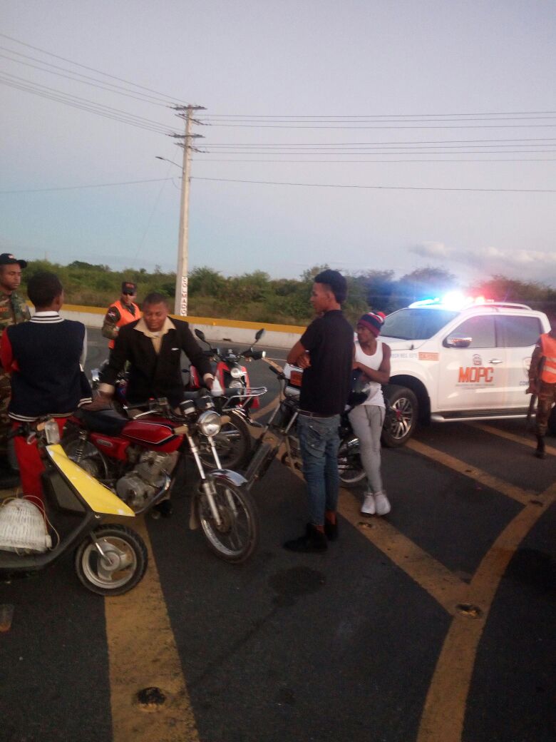 Comisión Militar y Policial MOPC retiene motocicletas por carreras clandestinas
