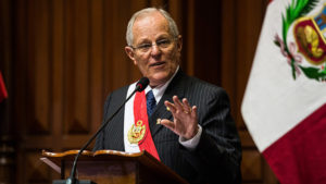 Congreso acepta renuncia de Kuczynski y se apresta a juramentar a Vizcarra