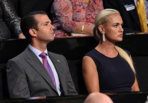 Acusan a un joven de enviar amenaza y polvo blanco a hijo de Trump