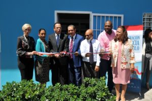 PROMESE/CAL  inaugura Farmacia del Pueblo en La Romana    