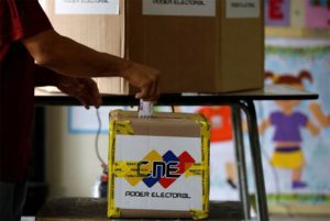 Elecciones en Venezuela se postergan para segunda quincena de mayo