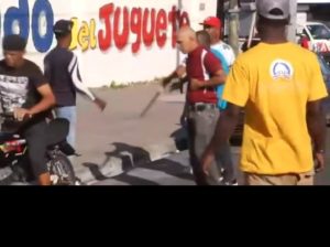 Hombre apuñala a otro en discusión por espacio público en tramo de la San Vicente