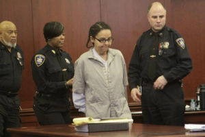 NUEVA YORK._ La niñera dominicana Joselyn Ortega, enjuiciada por los asesinatos de dos niños, se negó a ver las fotos de los menores asesinados.