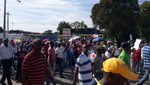 Trabajadores portuarios marchan en demanda de pensiones y pago de prestaciones

