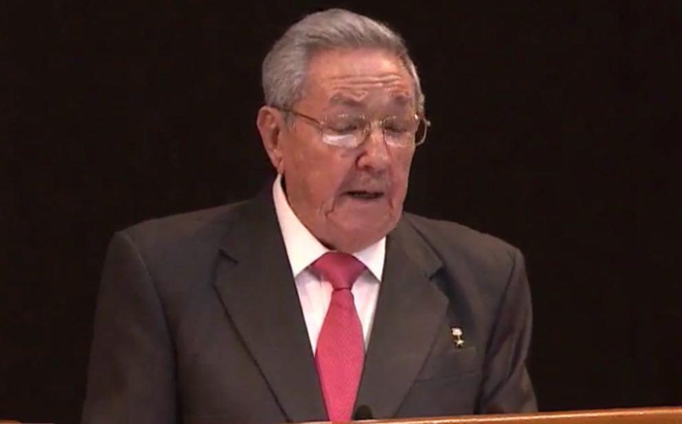 Raúl Castro dice confiar en "éxito absoluto" de Díaz-Canel, nuevo presidente de Cuba