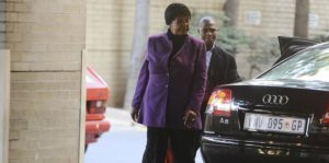 Fallece exesposa de Nelson Mandela