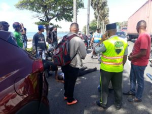 Mensajero resulta herido en accidente de dos jeepetas en avenida George Washington