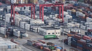China promete responder a aranceles de EEUU a cualquier precio