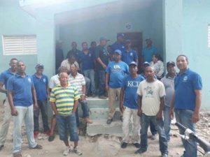 Empleados de INAPA protestan en Neiba en demanda de aumento salarial  

