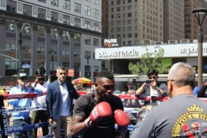 Definen a Carlos Adames como el “Jonronero” del boxeo dominicano