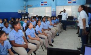 Niegan mayoría de miembros comisión de Educación CD sea dueña de colegios educativos