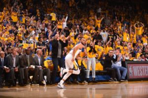 Warriors aplastan Rockets y se van al frente en final Conferencia Oeste