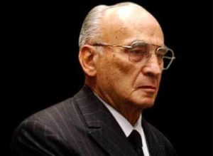Expresidente de México Luis Echeverría es ingresado al hospital por afección pulmonar