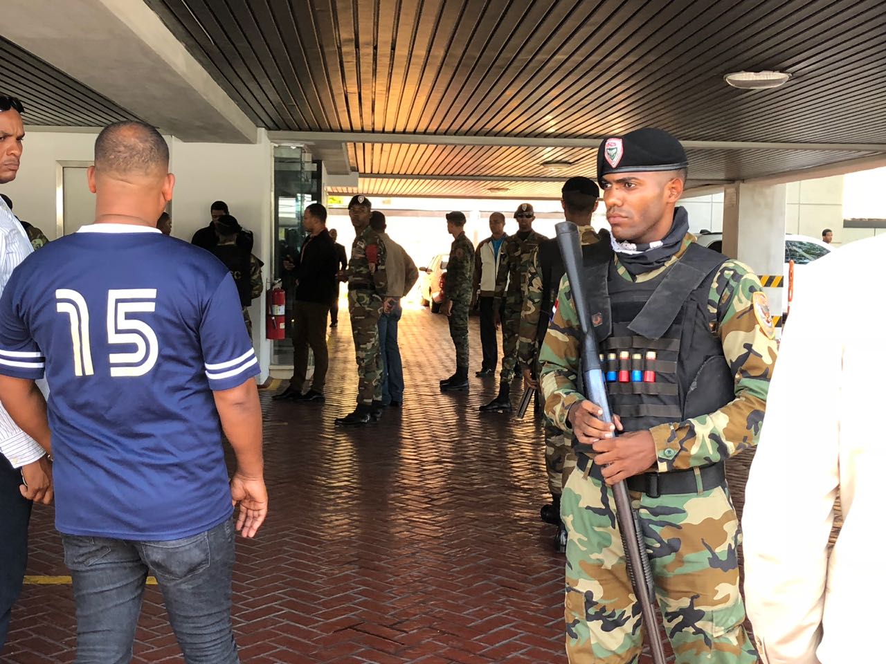 Situación tensa en torno a supuesto embargo con presencia de militares a empresa privada del DN