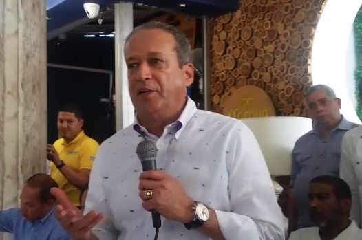 Reinaldo Pared realiza actividad proselitista en La Vega pese a medida JCE  