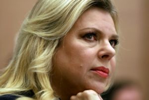 Esposa del primer ministro israelí, Sara Netanyahu, inculpada de 